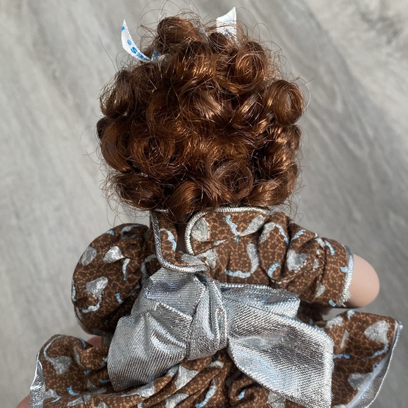 VTG Marie Osmond Hershey Kiss Tiny Tot Porcelain Doll - Picture 6 of 9